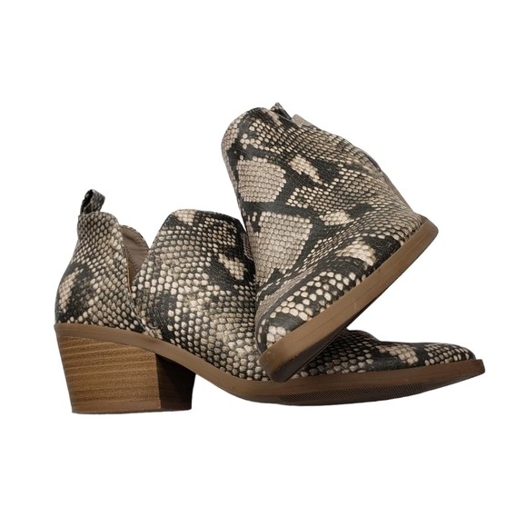 Universal Thread | Cream Gray Snake Vegan Pointed Toe Ankle Booties Women's 7.5 - Picture 7 of 13